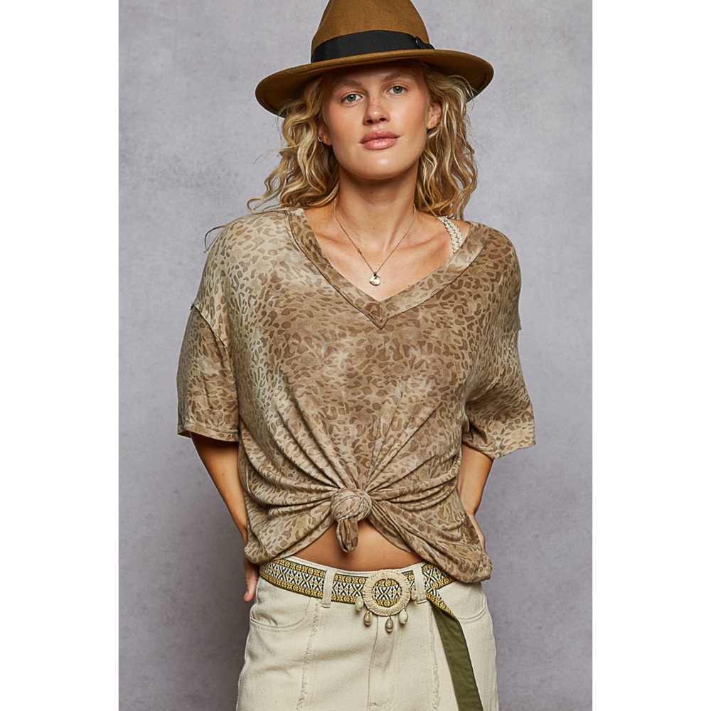POL Leopard Print V Neck Top | Short Sleeve Animal Print